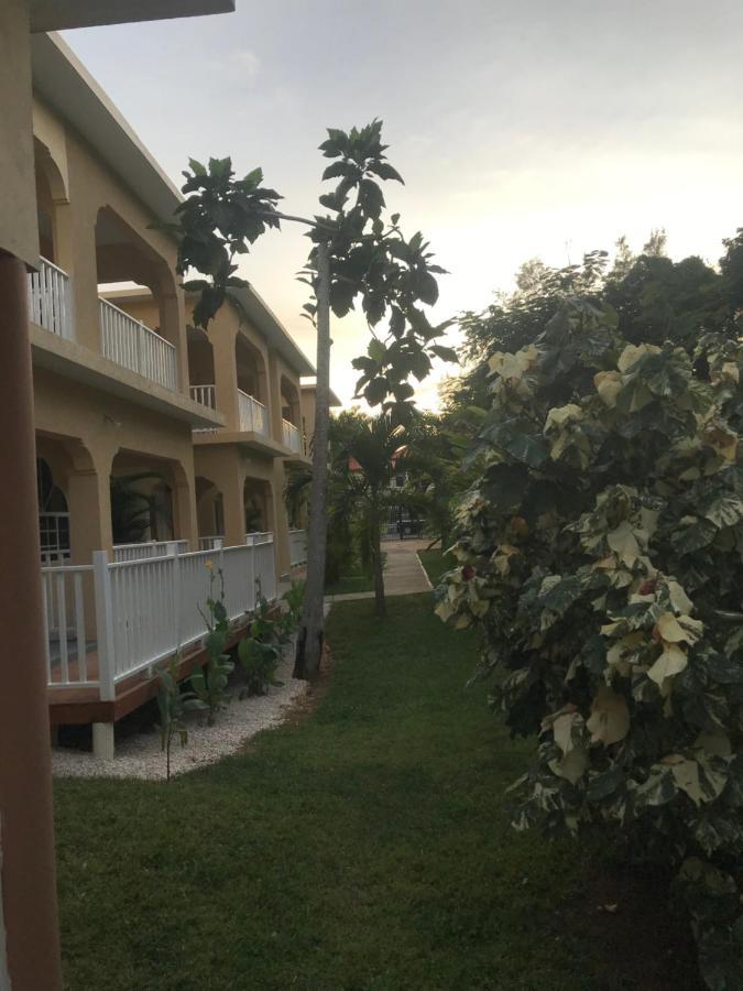 Sommerville Resorts Негрил Экстерьер фото
